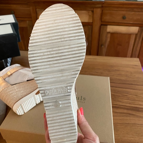 Gentle Souls sandals - Picture 6 of 12